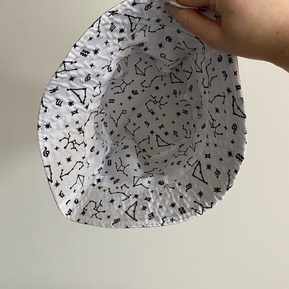 Gemini Bucket Hat - Picture 4 of 4